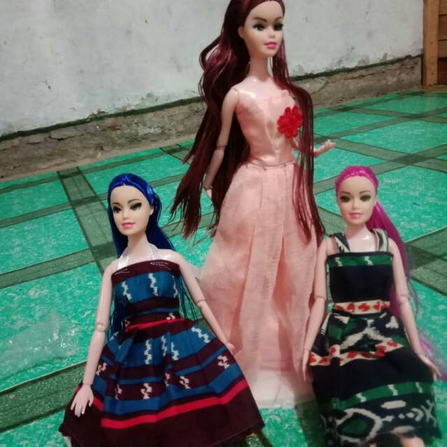 Boneka barbie pivotal