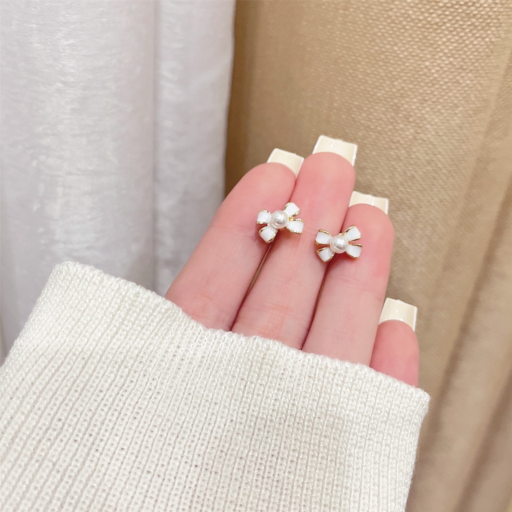 Anting Tusuk Gantung Temperament Desain Pita Mini Gaya Simple Untuk Wanita