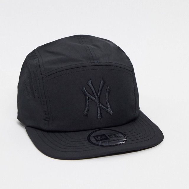 New Era NY Yankees 5-Panel Adjustable Cap in Black RARE Original