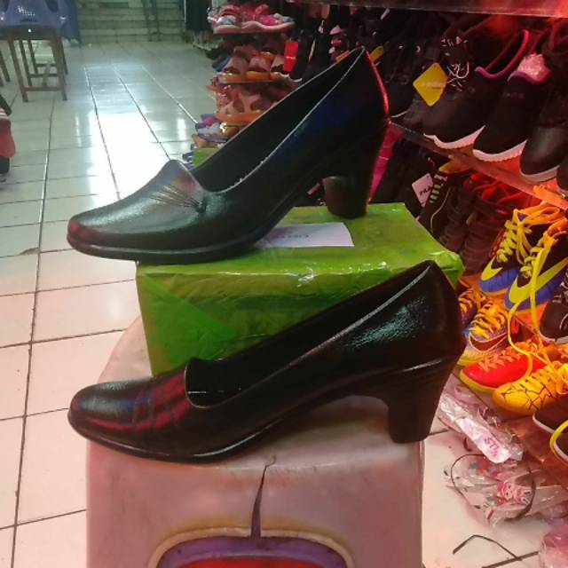 Sepatu fantopel