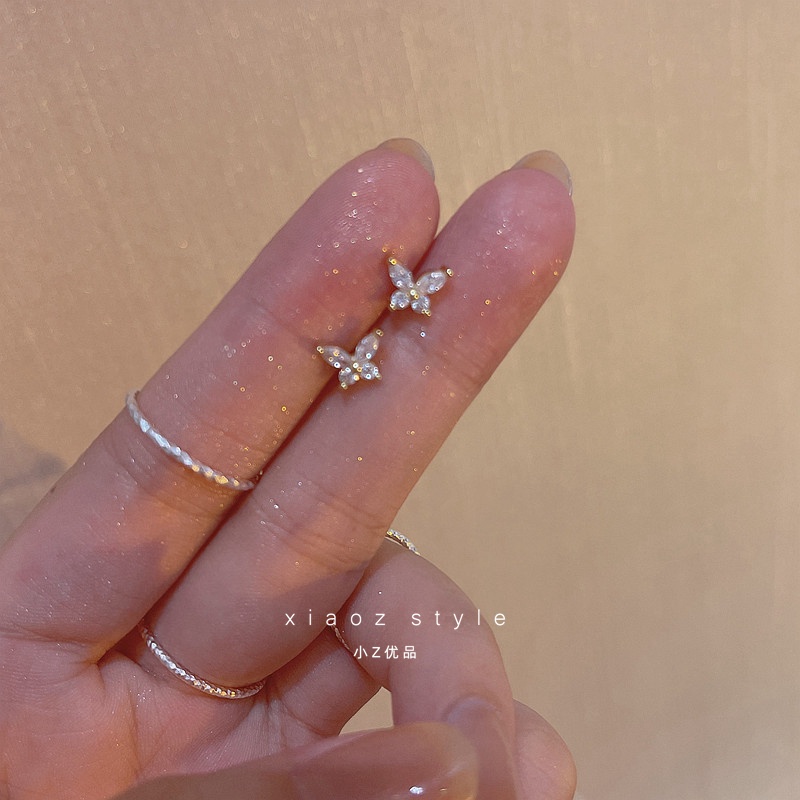 Butterfly Anting Stud Bentuk Kupu-Kupu Mini Aksen Kristal Gaya Korea Untuk Wanita