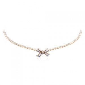 Fashion Elegant Pearl Bow Necklace for Women  Light Retro Luxurious French Accessories