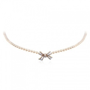 Fashion Elegant Pearl Bow Necklace for Women  Light Retro Luxurious French Accessories