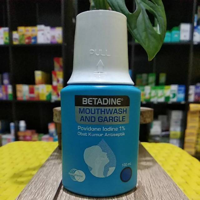  BETADINE  MOUTHWASH AND GARGLE OBAT  KUMUR ANTISEPTIC 100 ML 