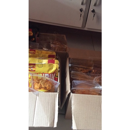 

Keripik kaca ukr 90gr 10 Pcs