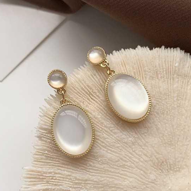 Anting Stud Desain Bunga Kristal Mutiara Bahan Alloy Gaya Korea Klasik Untuk Wanita