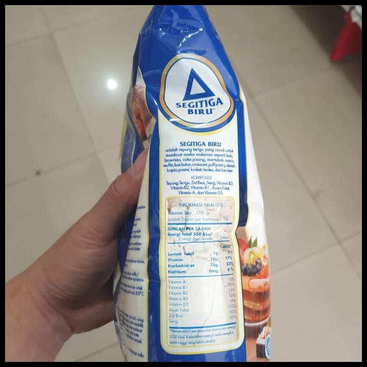 

Qn6Z Tepung Terigu Segitiga Biru Premium 1 Kg M11C