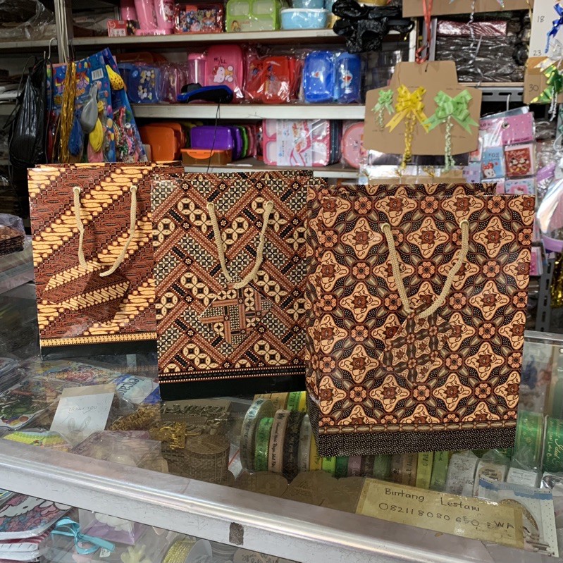 

Paper Bag Kiky Batik Glossy B