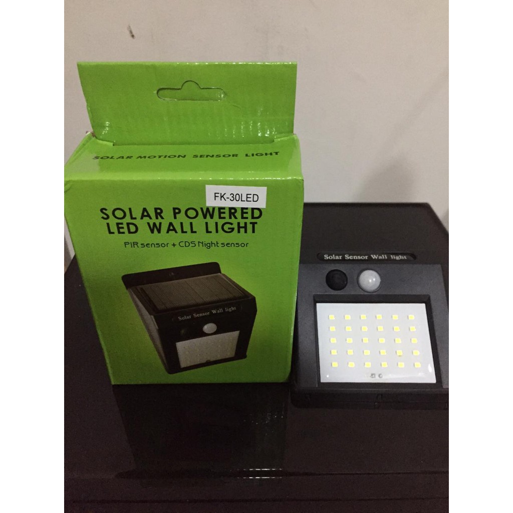 LAMPU LED SENSOR MATAHARI SOLAR POWERED 30 LED WALL LIGHT
