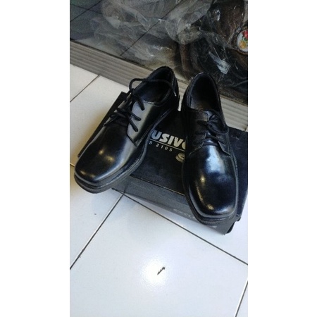 sepatu pdh panli