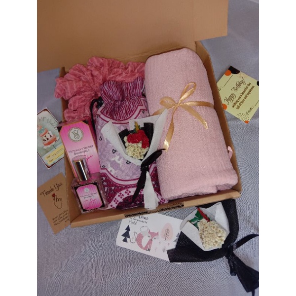 

SET/HAMPERS HIJAB PASHMINA