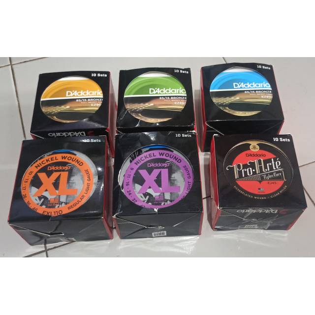 Senar gitar D Addario