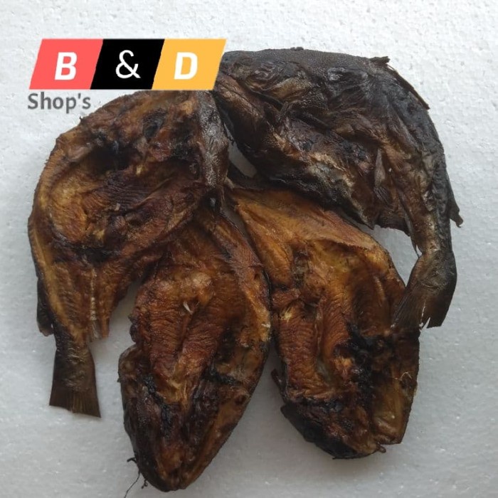 

Ikan Asap - Ikan Sale Sungai Ikan Asap Khas Lampung Netto 500 Gram.
