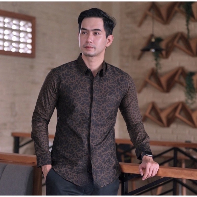 PALAPA COKLAT BATIKSOLOAMANAH KEMEJA BAJU BATIK PRIA SOLO LENGAN PANJANG PENDEK LAPIS FURING ATASAN BATIK PREMIUM MODERN KATUN HALUS JAYANEGARA RAJASAKTI JAYANEGARA KANAYA MAHKOTA NGUDI RAHAYU NIRWANA ALJAYA PERWIRA KANAYA WISANGGENI SM DEWO WIRYAWAN