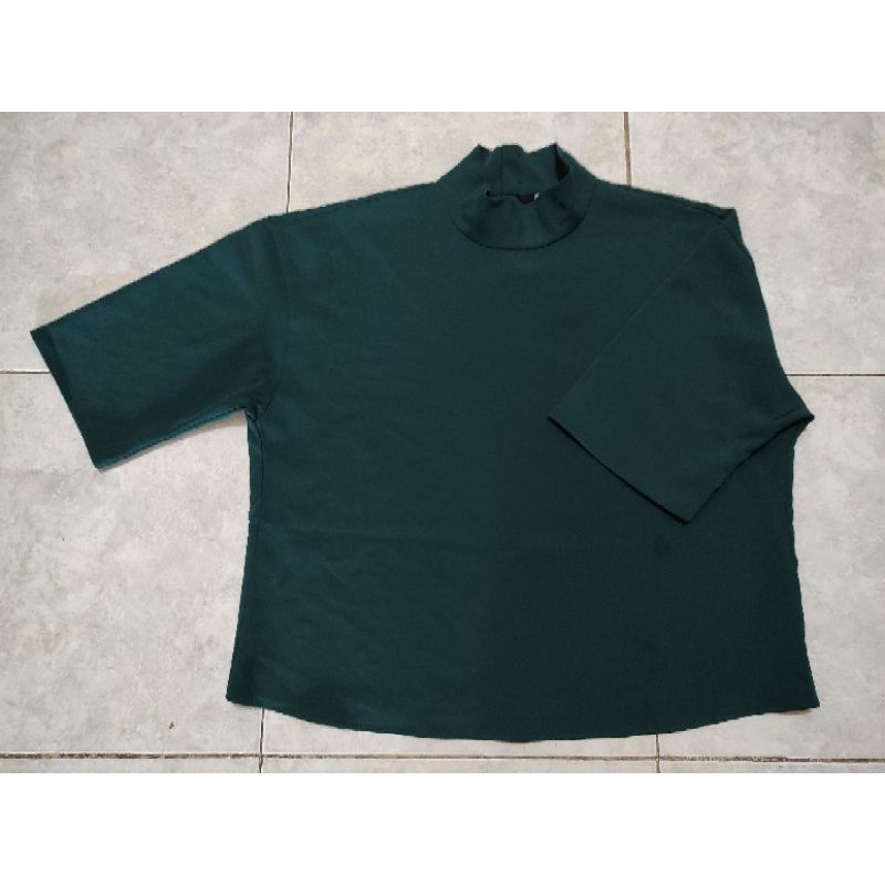 preloved atasan uniqlo sz XL