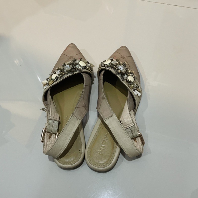 Preloved Pvra x RiaMiranda