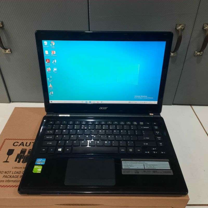 Laptop Acer Aspire E1-470G Cor i3 Dualvga Nvdia Geforce 820M 2GB Ram 4GB HDD 500GB Layar 14 inch Windows 10