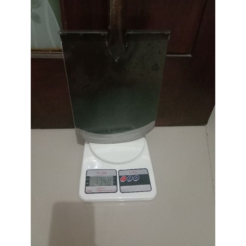 Lencek / Lempak / Bawak Besi gagang Pipa / Sekrop Tanah