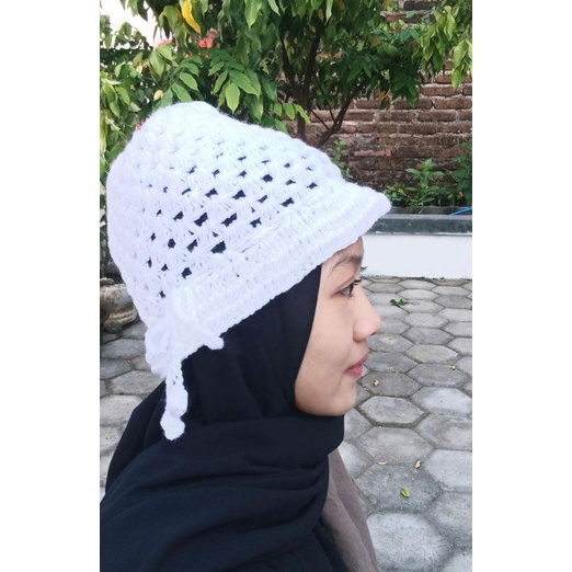 Topi rajut dewasa putih/ crochet bucket hat