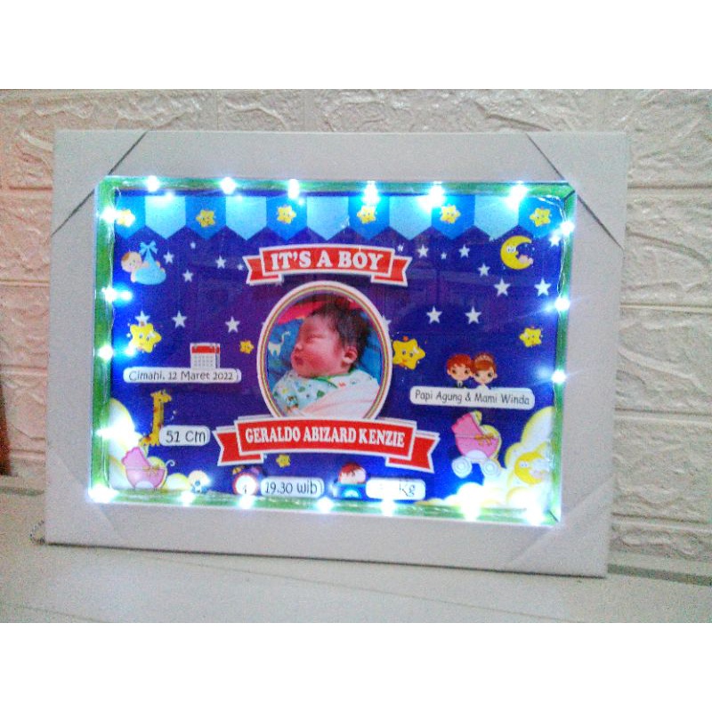 pigura + biodata bayi 3 dimensi + lampu