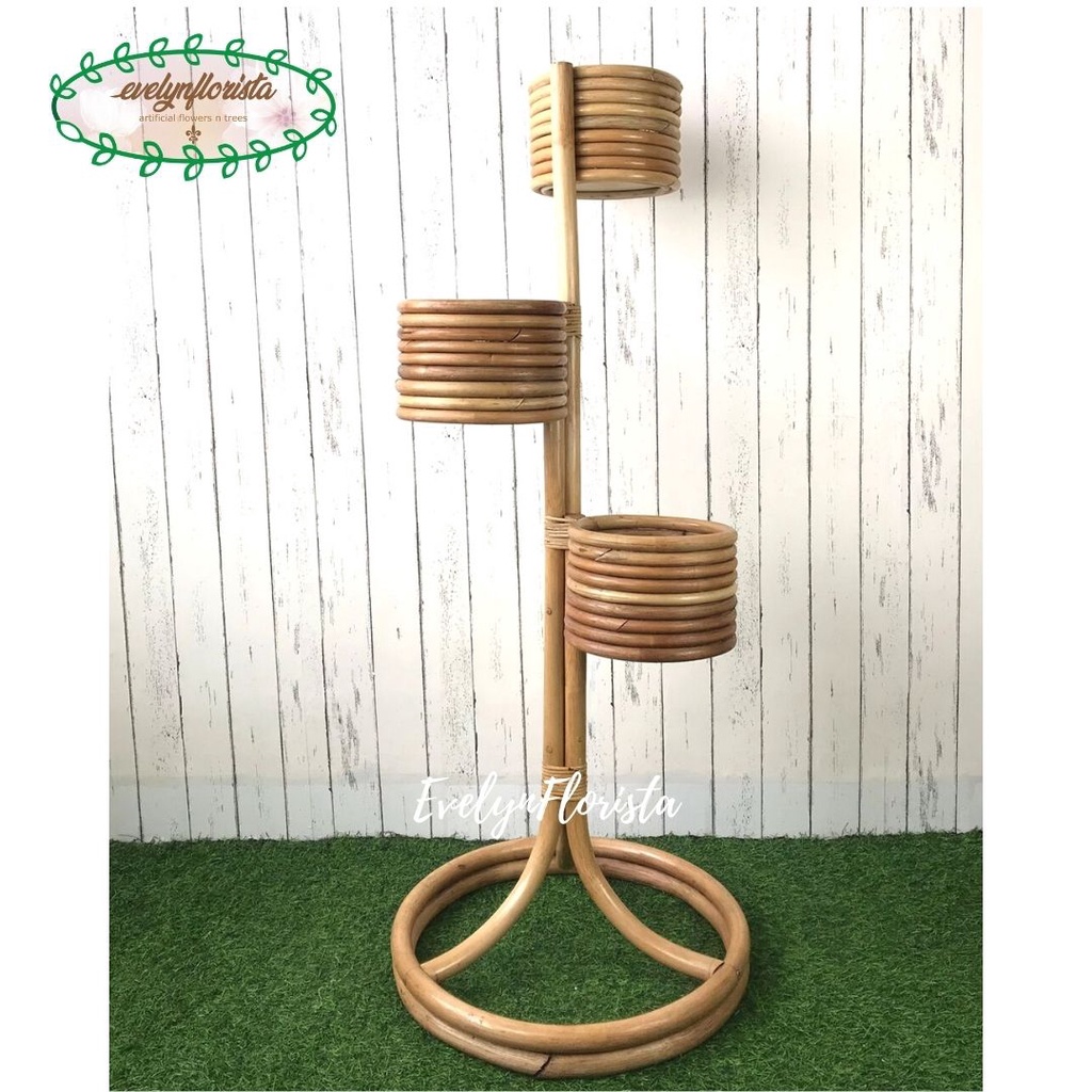 Standing Pot Rotan Tangga Susun Tiga Tingkat Rangka Keranjang Tempat Pot Tanaman Hias Artificial Dek