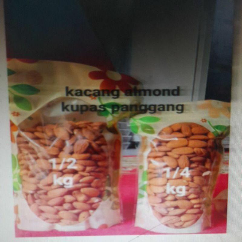 

Kacang almond kupas panggang