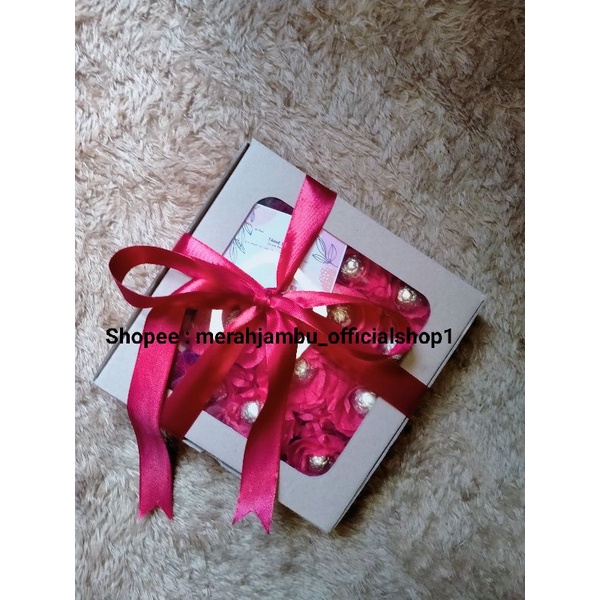 

hampers coklat/hampers natal/hampers wisuda/hampers bunga coklat/kadoultah