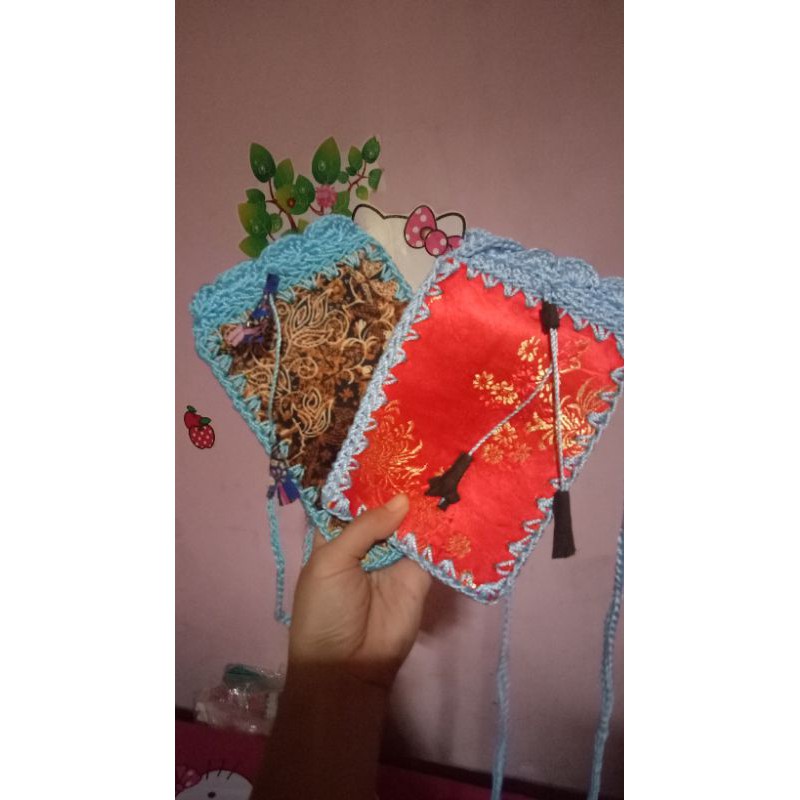 TAS BATIK RAJUT SLEMPANG HP