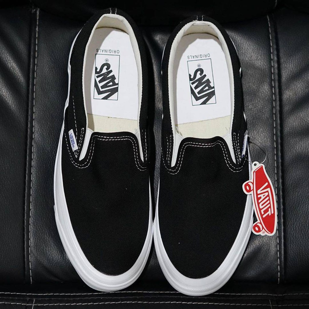 SEPATU SLIP ON VANS