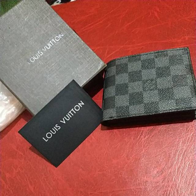 Dompet pria Louis Vuitton