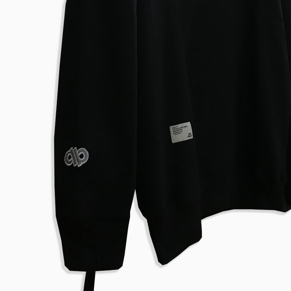 BRAD PRESENT ORIGINAL Sweater Crewneck cowok sweatshirt warna black with logo series art seri Gs405