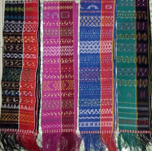 Hande-hande Tarutung Selendang wanita Adat Batak-3