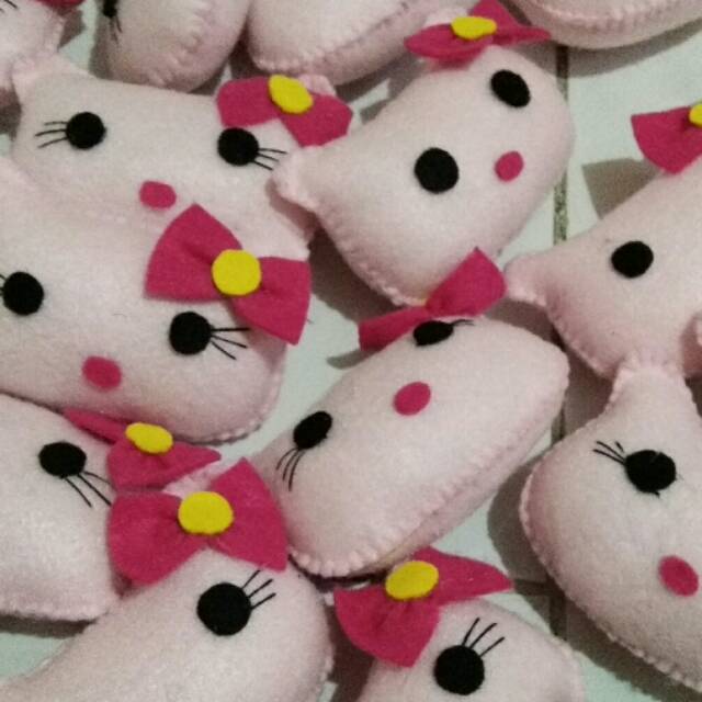 APLIKASI, GANTUNGAN KUNCI DAN SOUVENIR FLANEL...