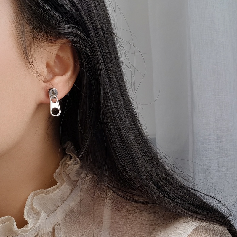 Anting Bentuk Kepala Ritsleting Gaya Retro Punk