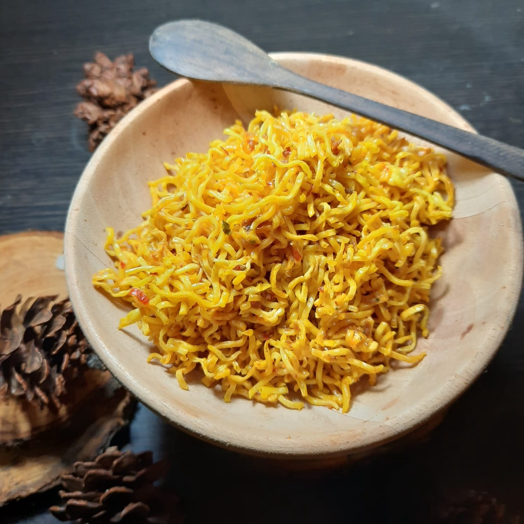 

Mie kuning kriuk / Mie gimring / Mie kremes pedas asin cemilan
