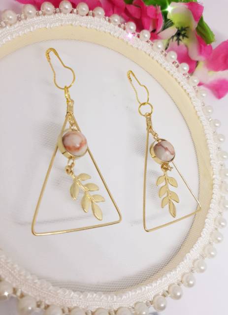 A17 Anting hijab segitiga gold daun