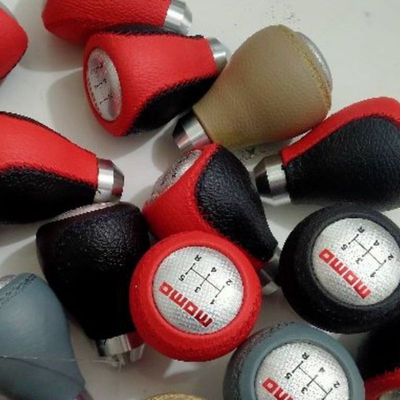 Gear Shift Knob / Knop Perseneling Persneling Mobil Manual MOMO