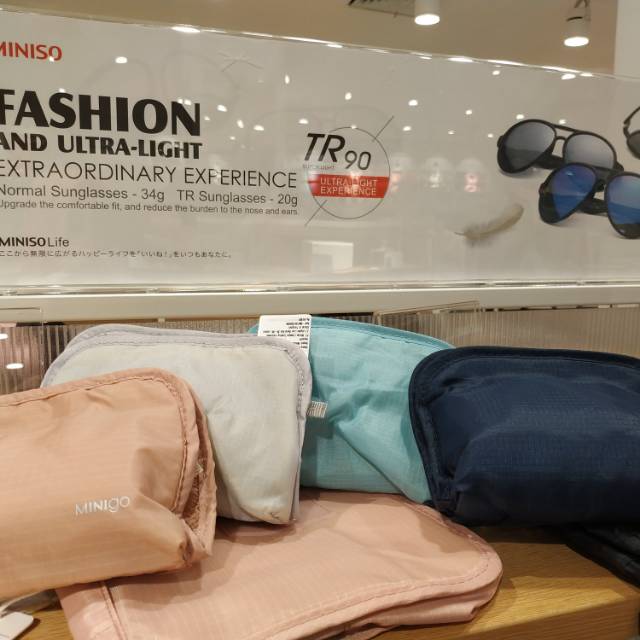 Minigo pouch make up MINISO