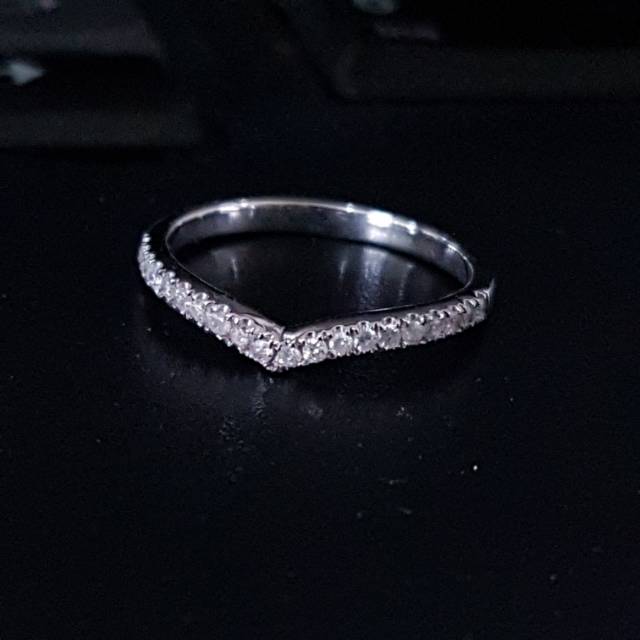 Cincin emas putih berlian
