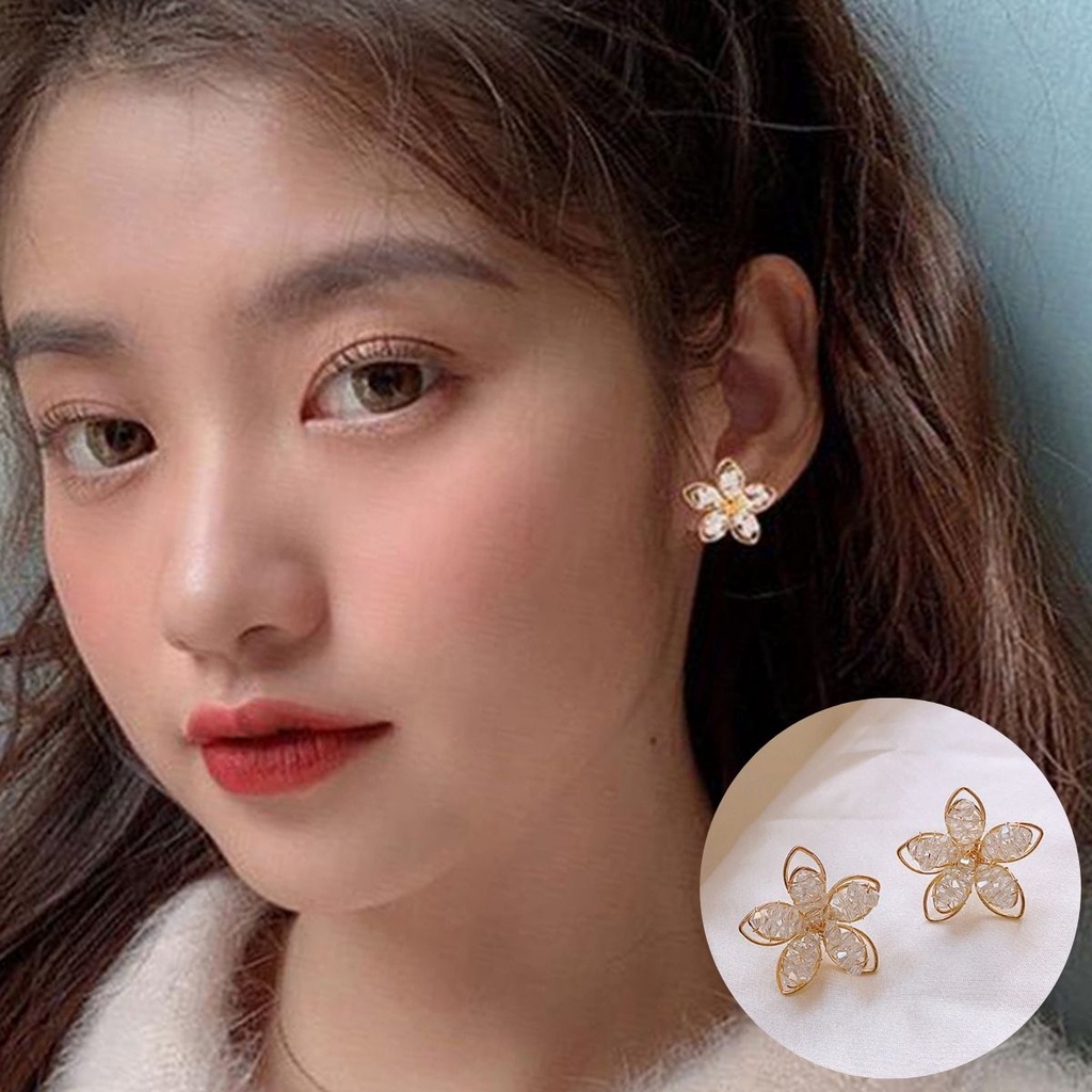 SANGCAKRA COD - Anting Tusuk Wanita Metal Crystal Flower Stud Earring Model Bunga Diamond Crystal Luxury Blink Terbaru 2023 - ATW1