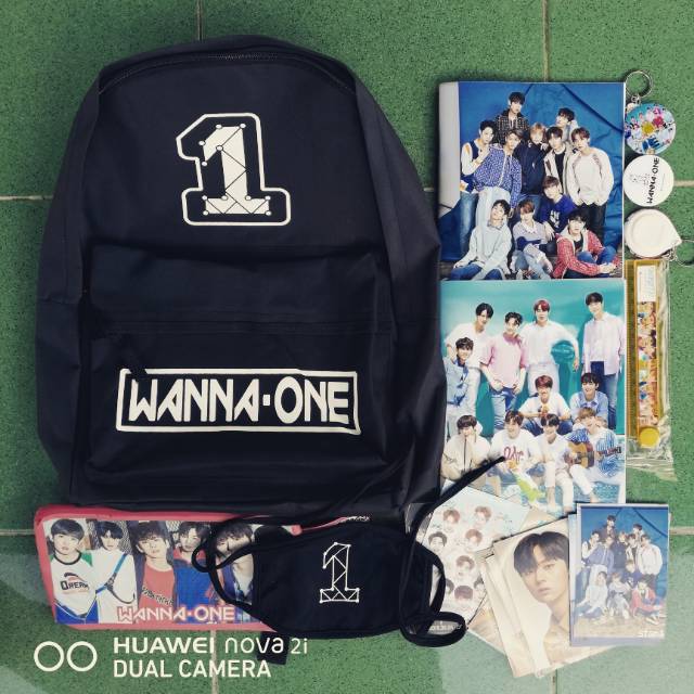 

Paket Sekolah wanna one