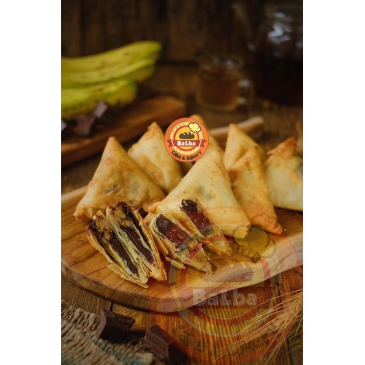 

SAMBOSA PISANG COKLAT ISI 10 - COD (FROZEN FOOD)