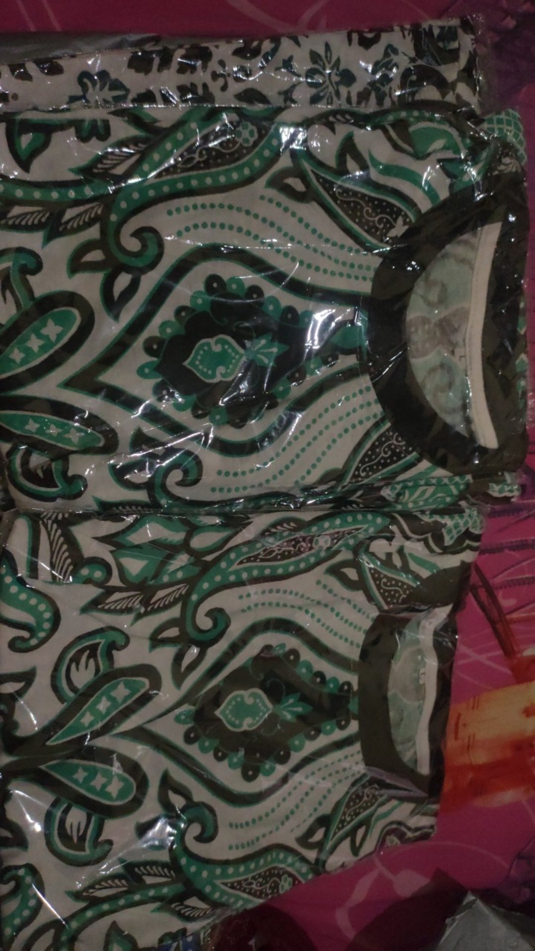 Kaos Batik / Kaos Distro / Kaos Pekalongan / Kaos Jogja / Kaos Bandung /kaos Polo / Motif Cuwiri