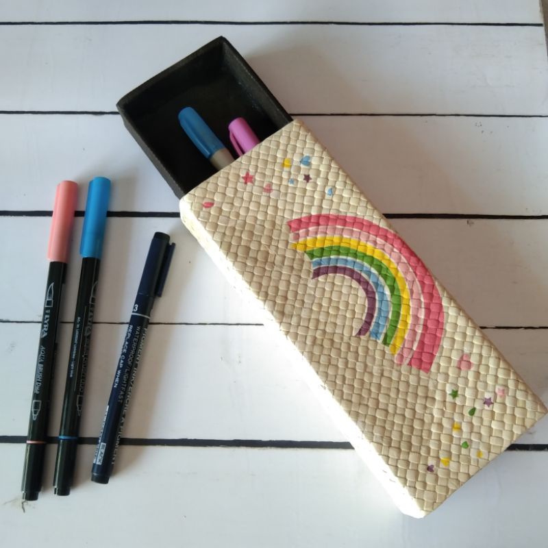 

Kotak Pensil Decoupage