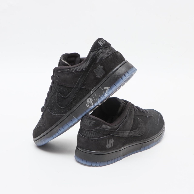 Dunk Low Undefeated 5 on it