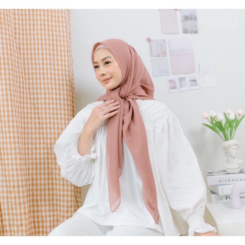 𝐁𝐘 𝐀𝐃𝐈𝐍𝐃𝐀 SEGIEMPAT PARIS PREMIUM SQUARE HIJAB ANTI LETOY COTTON VOAL RED ROSE MIRACLE