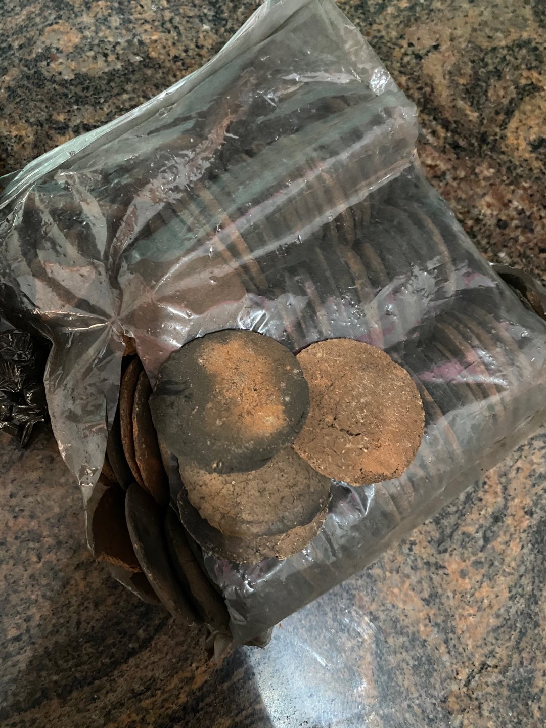 Ampo 1kg - Tanah Liat Yang Sudah Disangrai Bentuk Coin - Praktis