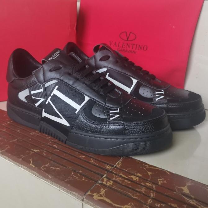 Sepatu Valentino Pria Sneaker Mirror Quality Sepatu Kulit Cowok Lv Pp Sp98972