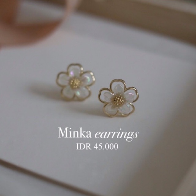 Ark.co - Minka earrings anting bunga fashion minimalis