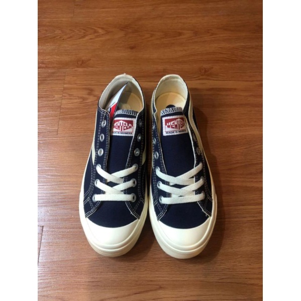 Ventela Public Low Navy BNIB - Sepatu Sneakers